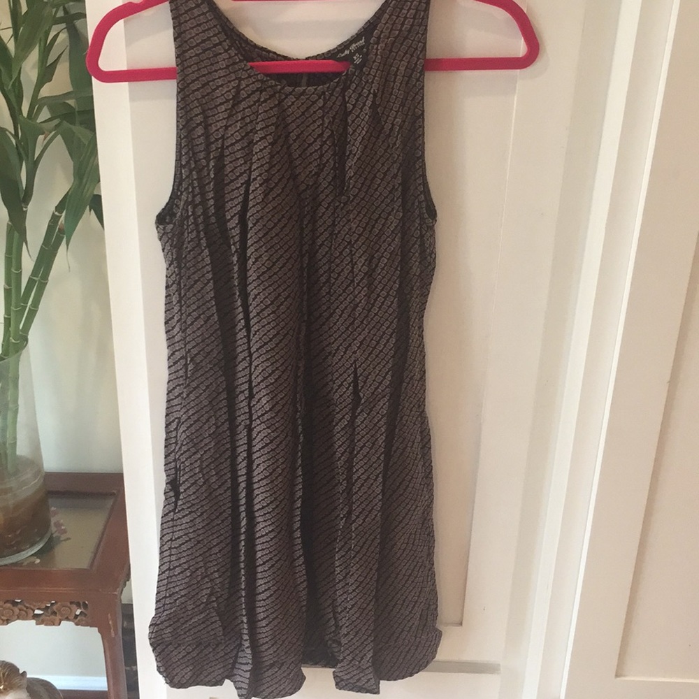Sleeveless dress